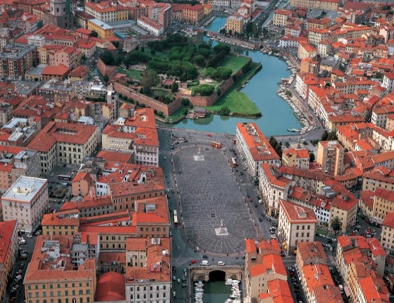 Apartmán Mansarda Pieno Centro Livorno Exteriér fotografie